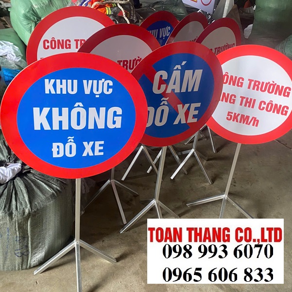 Biển cảnh báo  công trình 