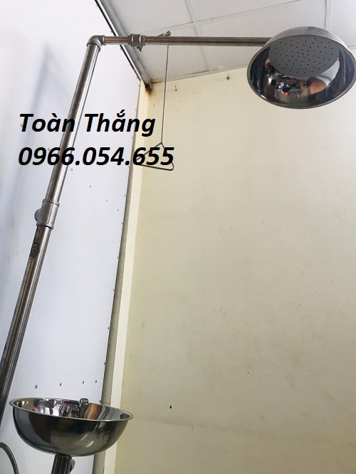 vòi sen tăm khẩn cấp